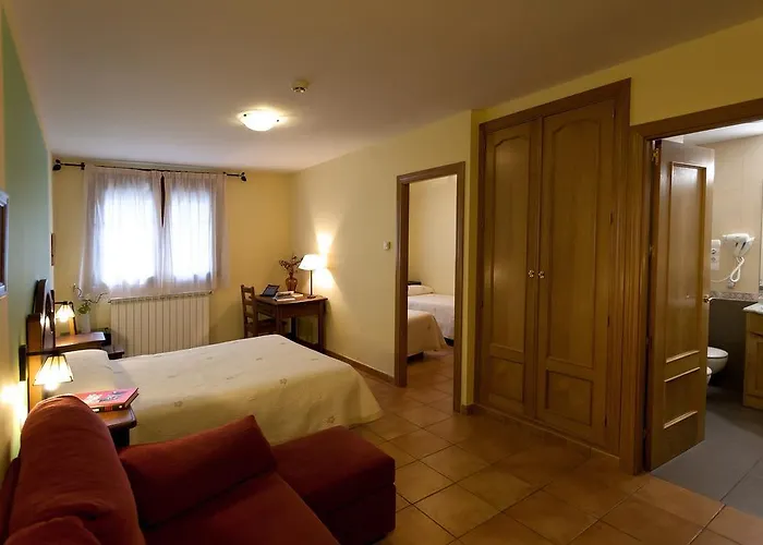 Hotell Complejo Turistico Y Bielsa